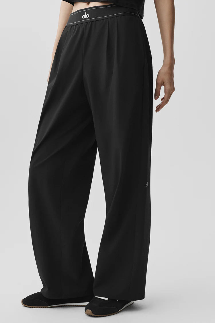 Alo Off-Duty Wide-Leg Pleated Trousers